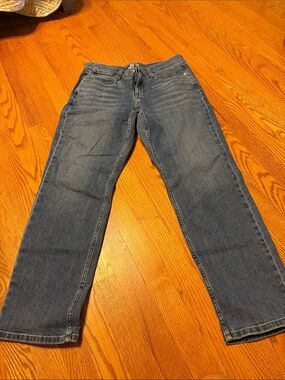 Classic women’s Straight-Leg Blue Jeans